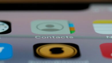 كيفية إصلاح أسماء الاتصال لا تظهر ، تظهر كأرقام في iOS